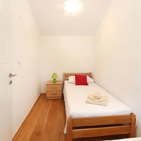 House Vicko 1 Grabovac (Split-Dalmatia)